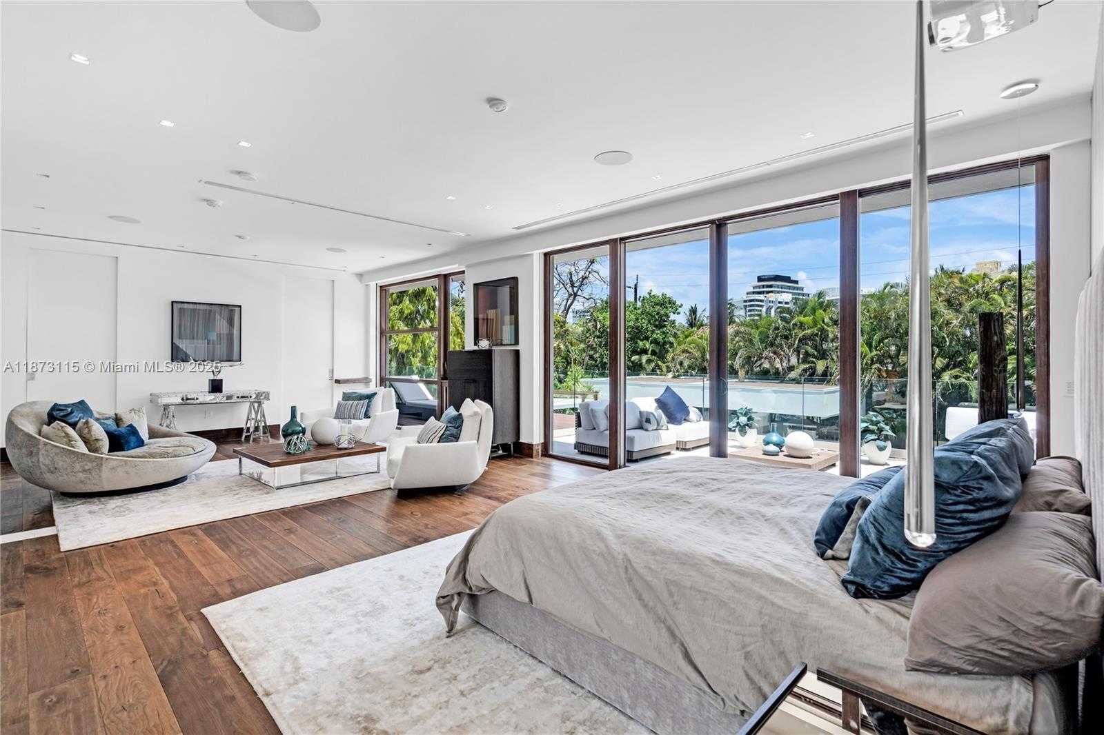 Small Image of 3009 PINE TREE DR, Miami Beach Number 67