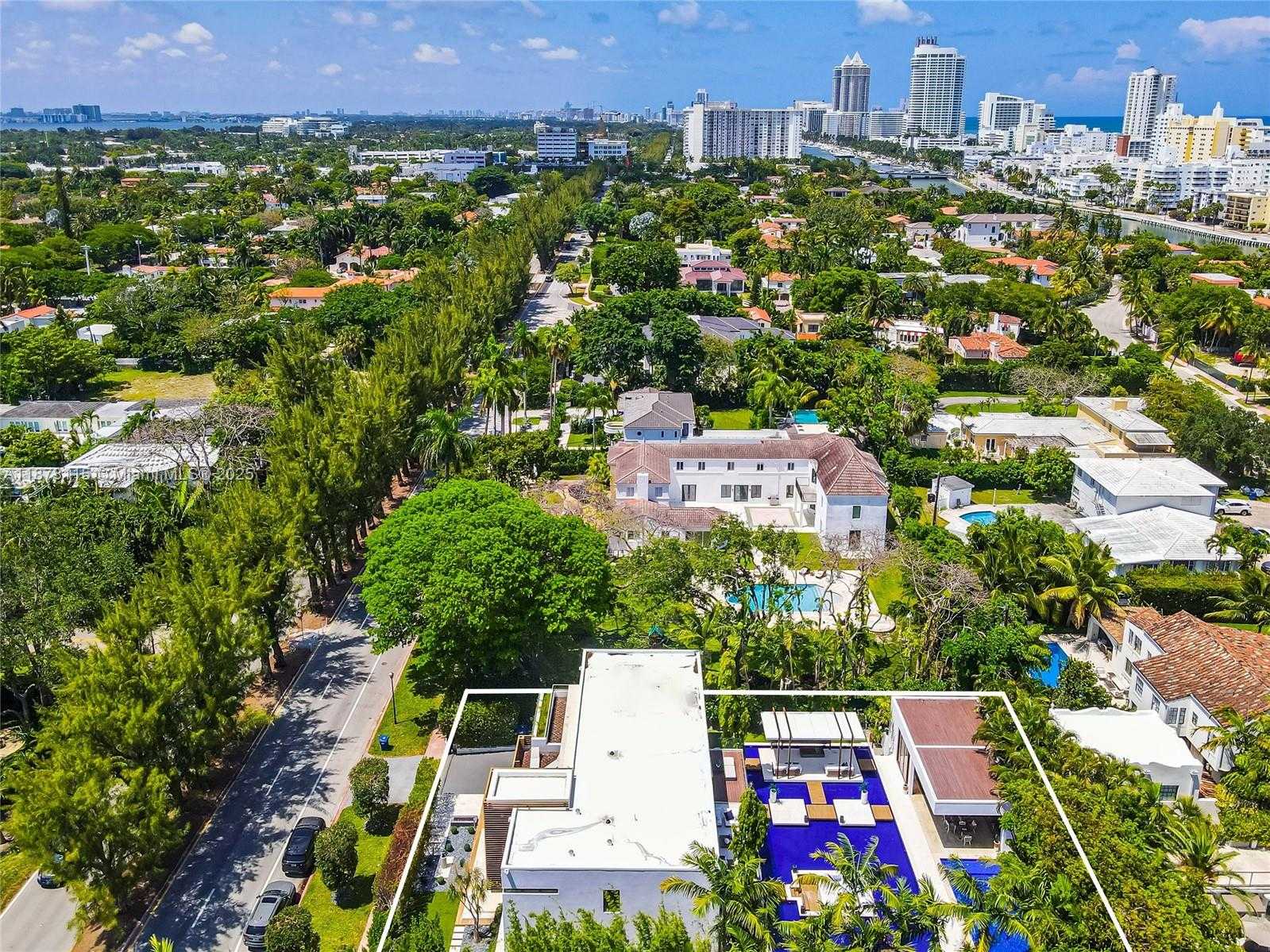 Small Image of 3009 PINE TREE DR, Miami Beach Number 7