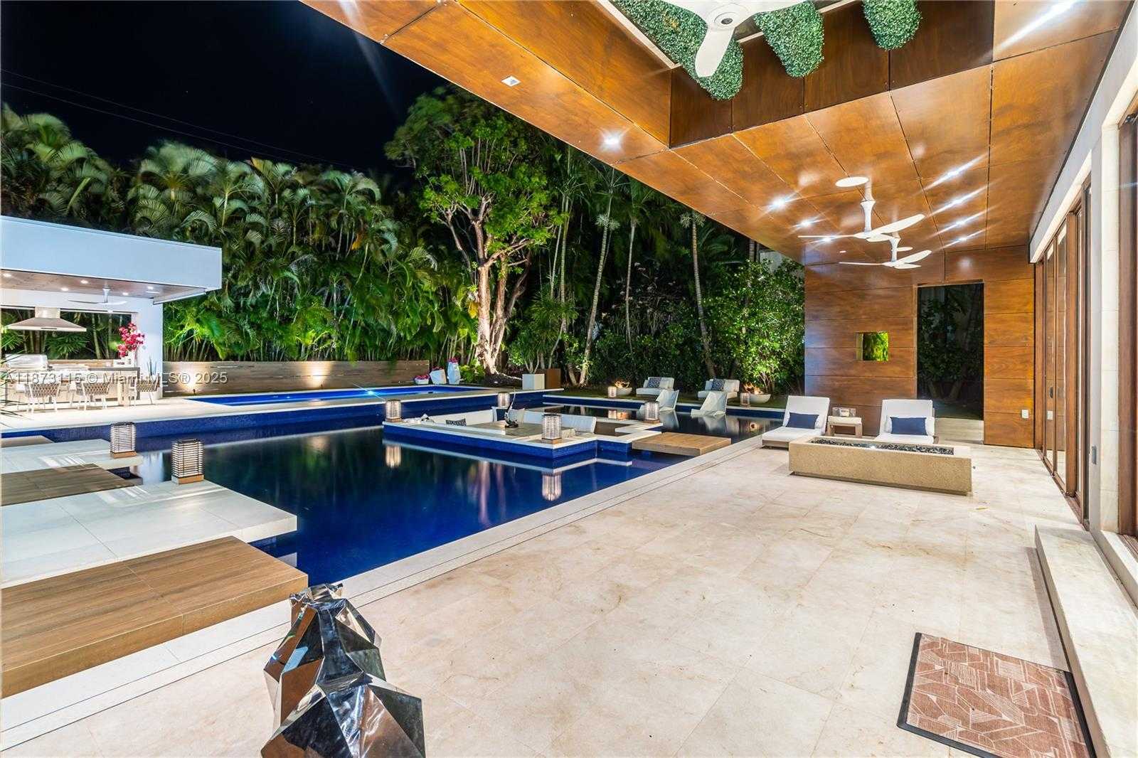 Small Image of 3009 PINE TREE DR, Miami Beach Number 80