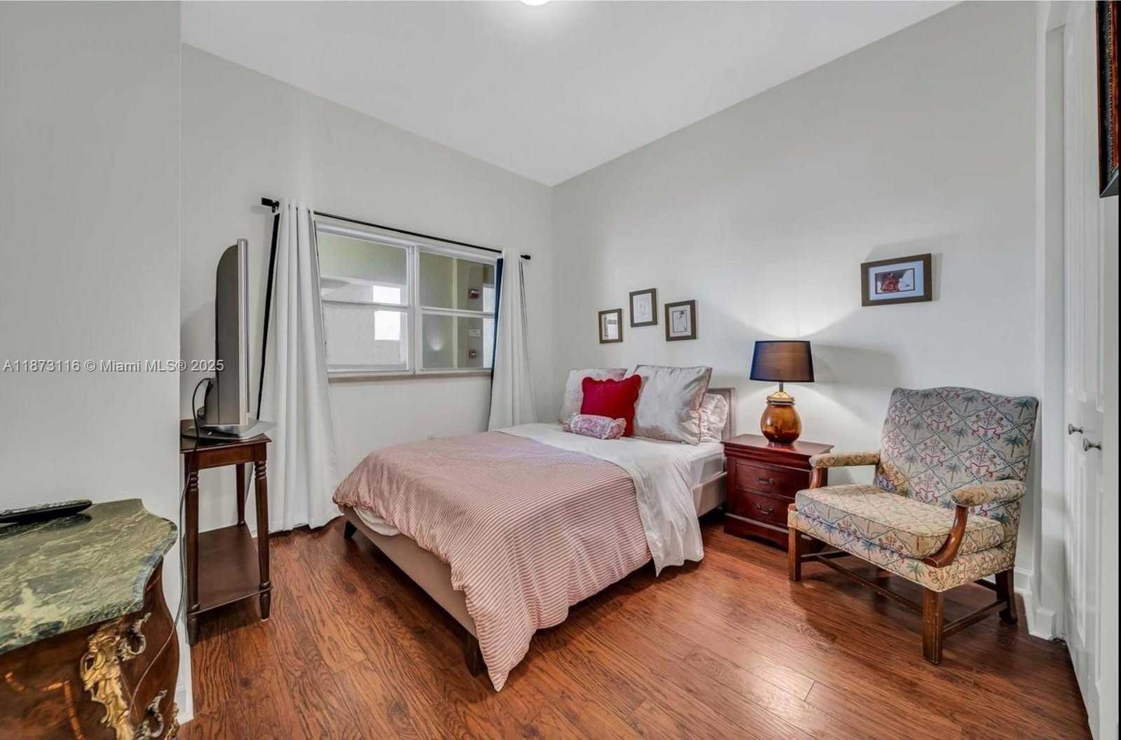 Small Image of 1607 PONCE DE LEON BLVD #10C, Coral Gables Number 12