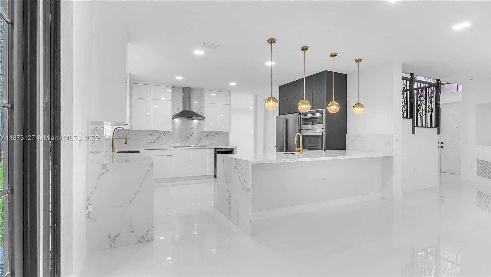 Small Image of 7545 SOUTH WEST 188TH LN, Cutler Bay Number 4