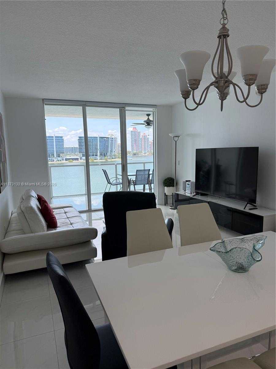 Small Image of 18100 NORTH BAY RD #905, Sunny Isles Beach Number 25