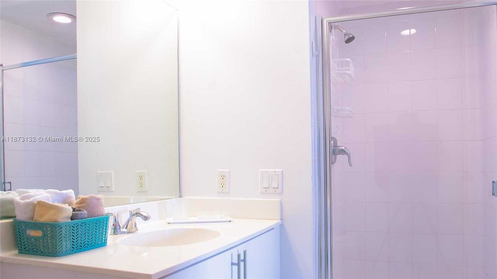 Small Image of 18100 NORTH BAY RD #905, Sunny Isles Beach Number 8