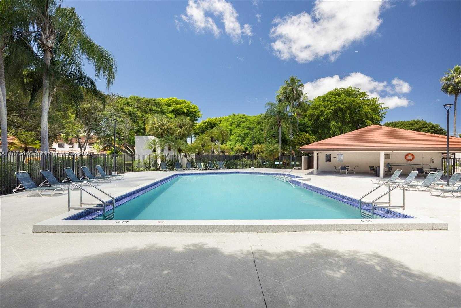 Small Image of 13371 SOUTH WEST 90TH TER #B, Miami Number 17