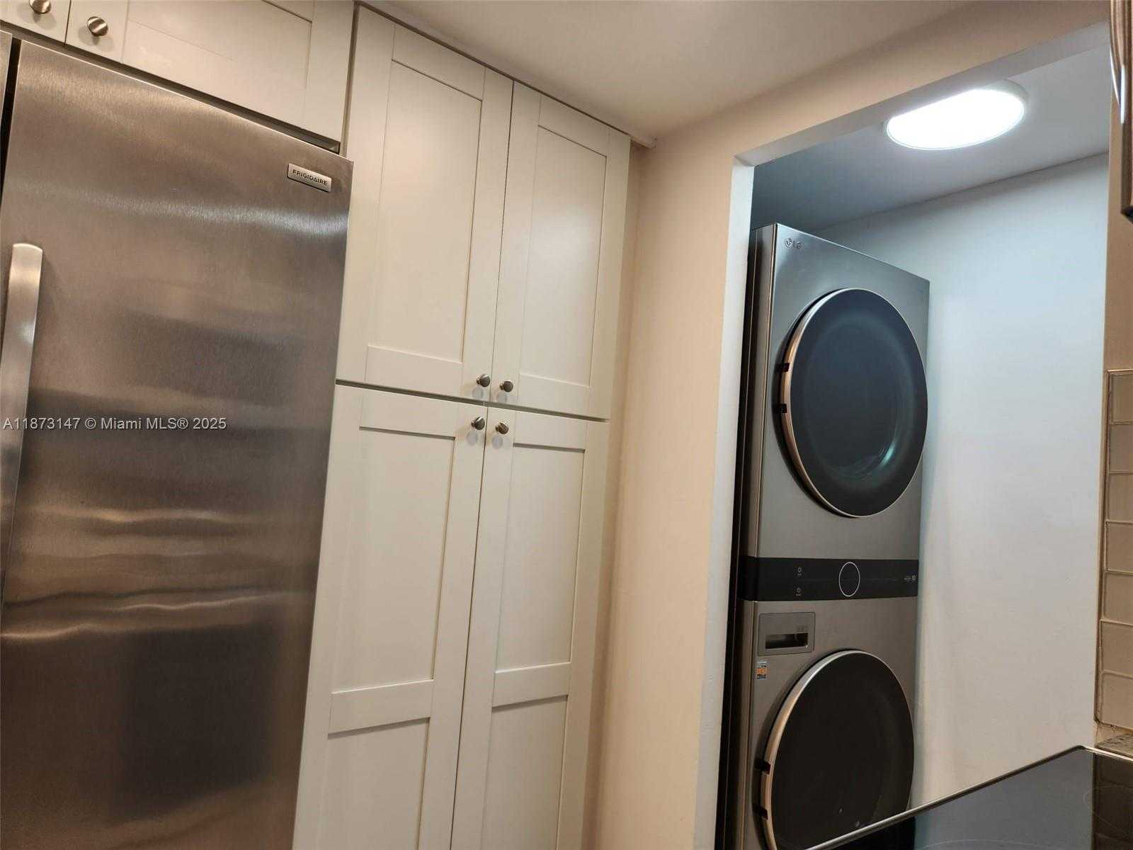 Small Image of 5201 ORDUNA DR #14, Coral Gables Number 27