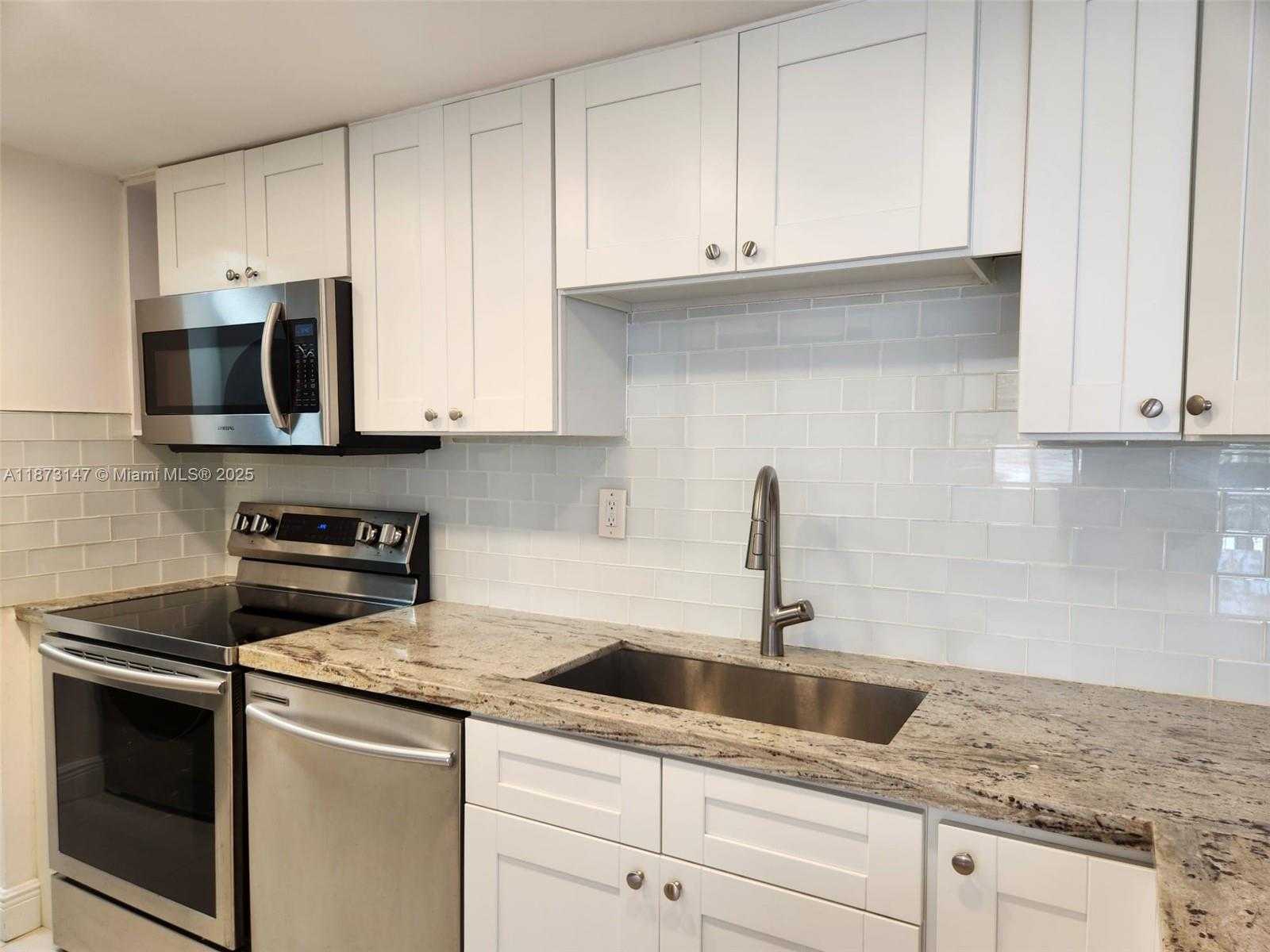 Small Image of 5201 ORDUNA DR #14, Coral Gables Number 28