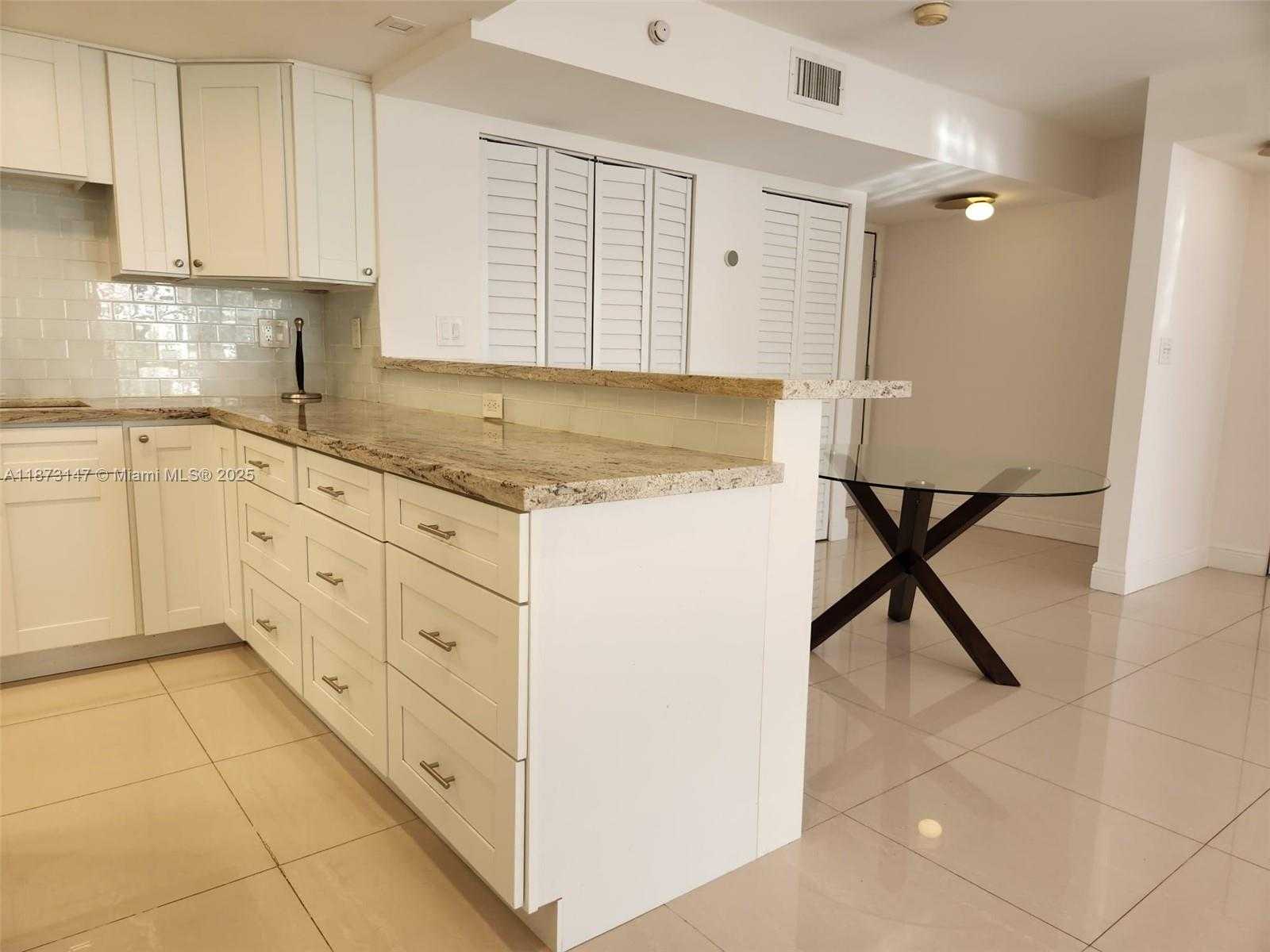 Small Image of 5201 ORDUNA DR #14, Coral Gables Number 31