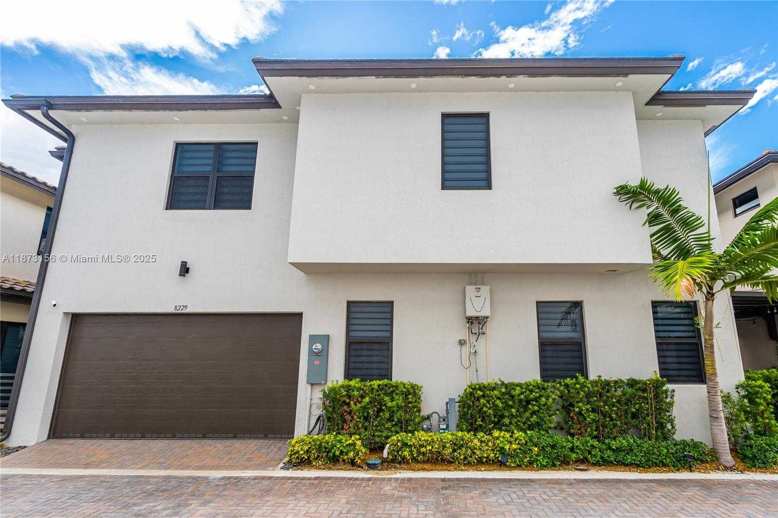 Small Image of 8229 NORTH WEST 44TH ST #., Doral Number 4