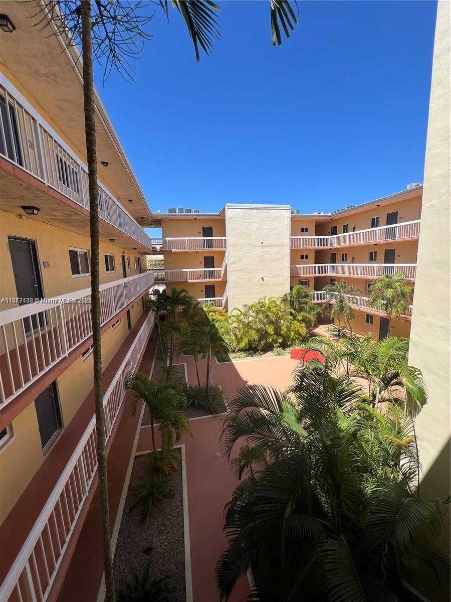Small Image of 7840 CAMINO REAL #306, Miami Number 11