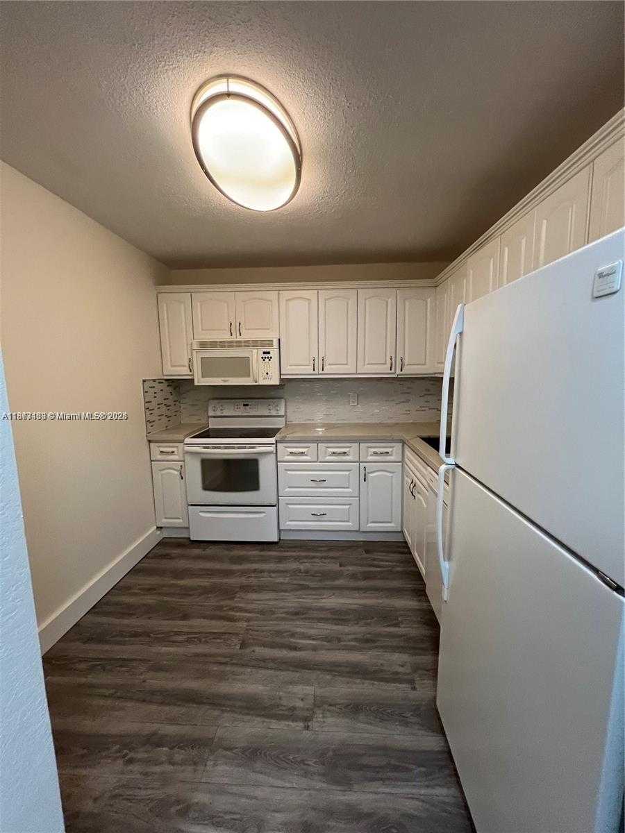 Small Image of 7840 CAMINO REAL #306, Miami Number 2