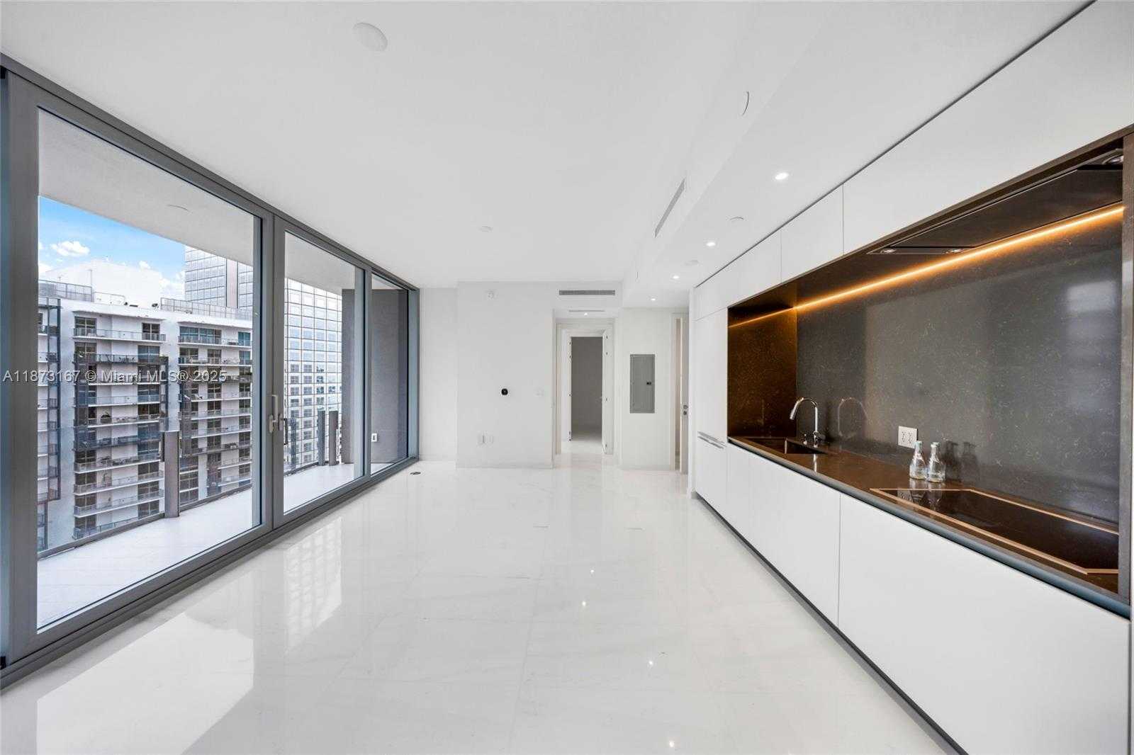 Small Image of 300 BISCAYNE BOULEVARD WAY #4108W, Miami Number 21