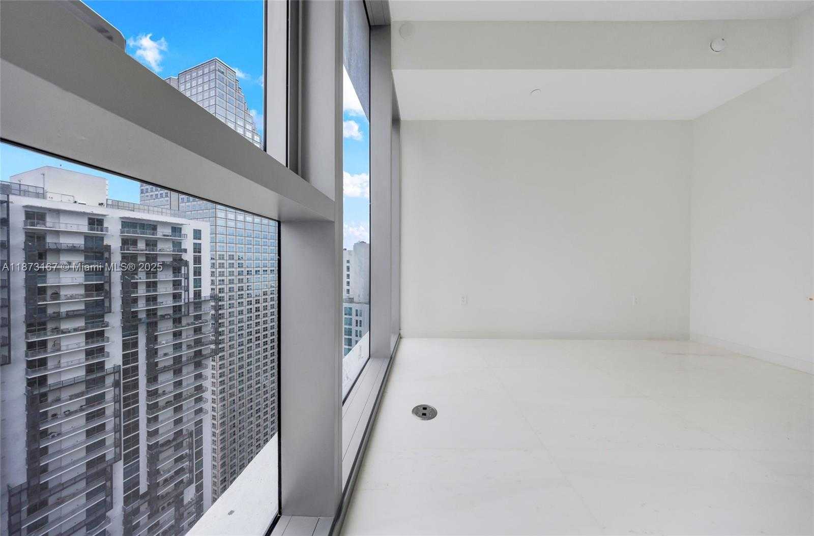 Small Image of 300 BISCAYNE BOULEVARD WAY #4108W, Miami Number 23