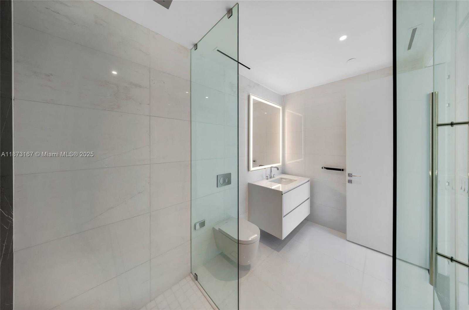 Small Image of 300 BISCAYNE BOULEVARD WAY #4108W, Miami Number 29