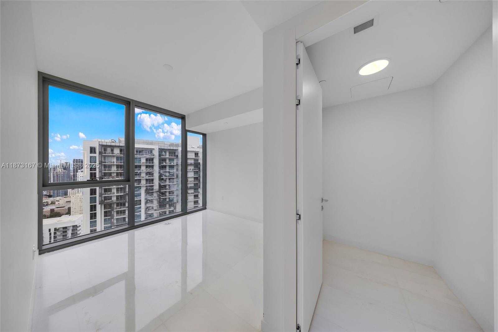 Small Image of 300 BISCAYNE BOULEVARD WAY #4108W, Miami Number 33