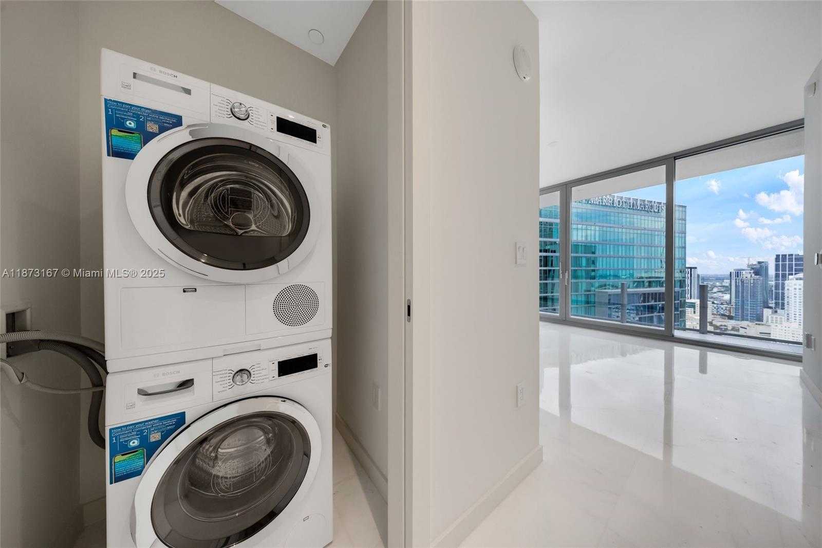 Small Image of 300 BISCAYNE BOULEVARD WAY #4108W, Miami Number 37