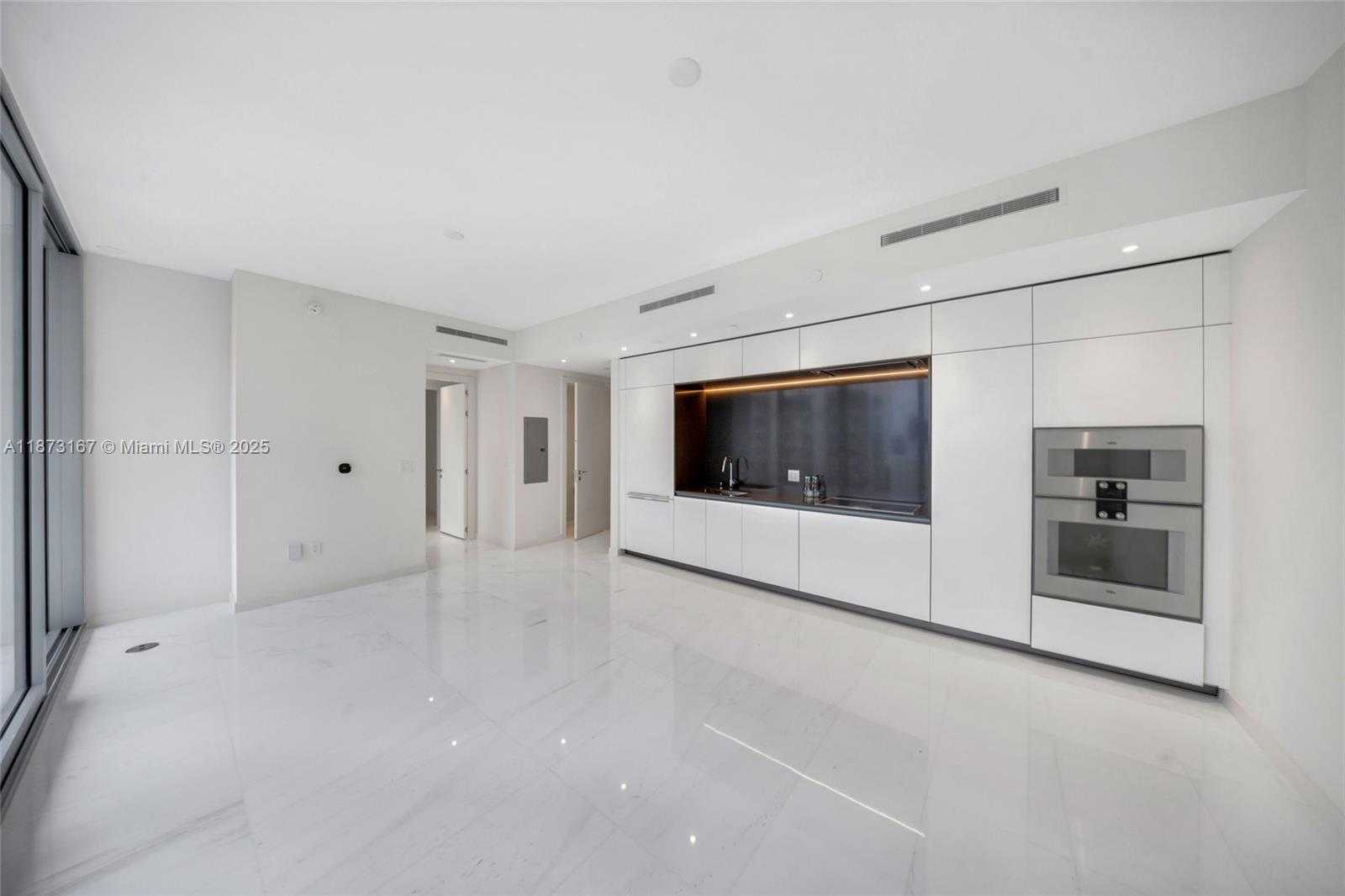 Small Image of 300 BISCAYNE BOULEVARD WAY #4108W, Miami Number 40