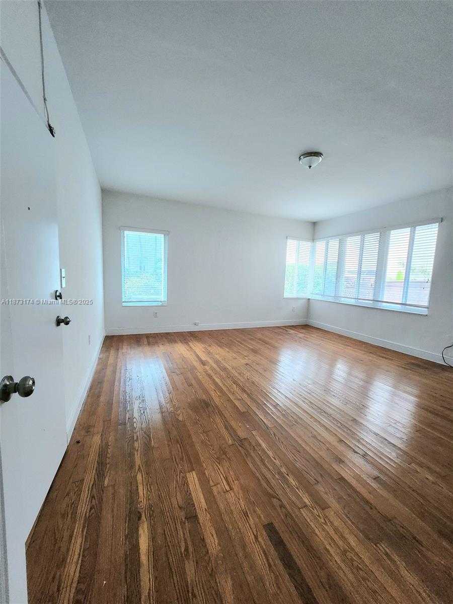 Small Image of 7936 HARDING AVE #6, Miami Beach Number 3