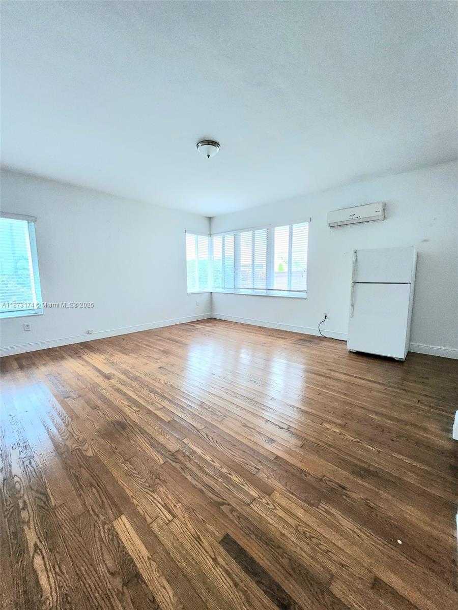 Small Image of 7936 HARDING AVE #6, Miami Beach Number 4