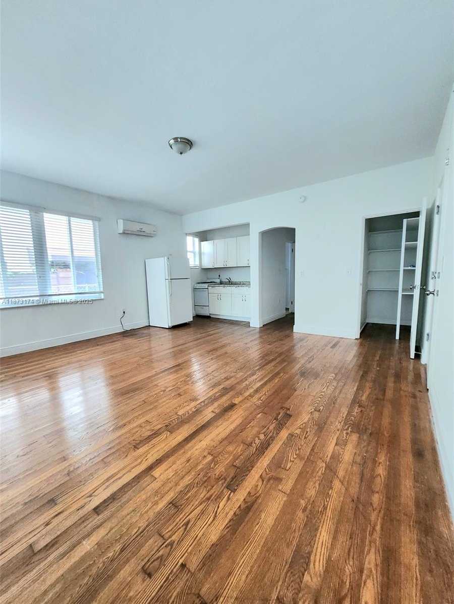 Small Image of 7936 HARDING AVE #6, Miami Beach Number 5
