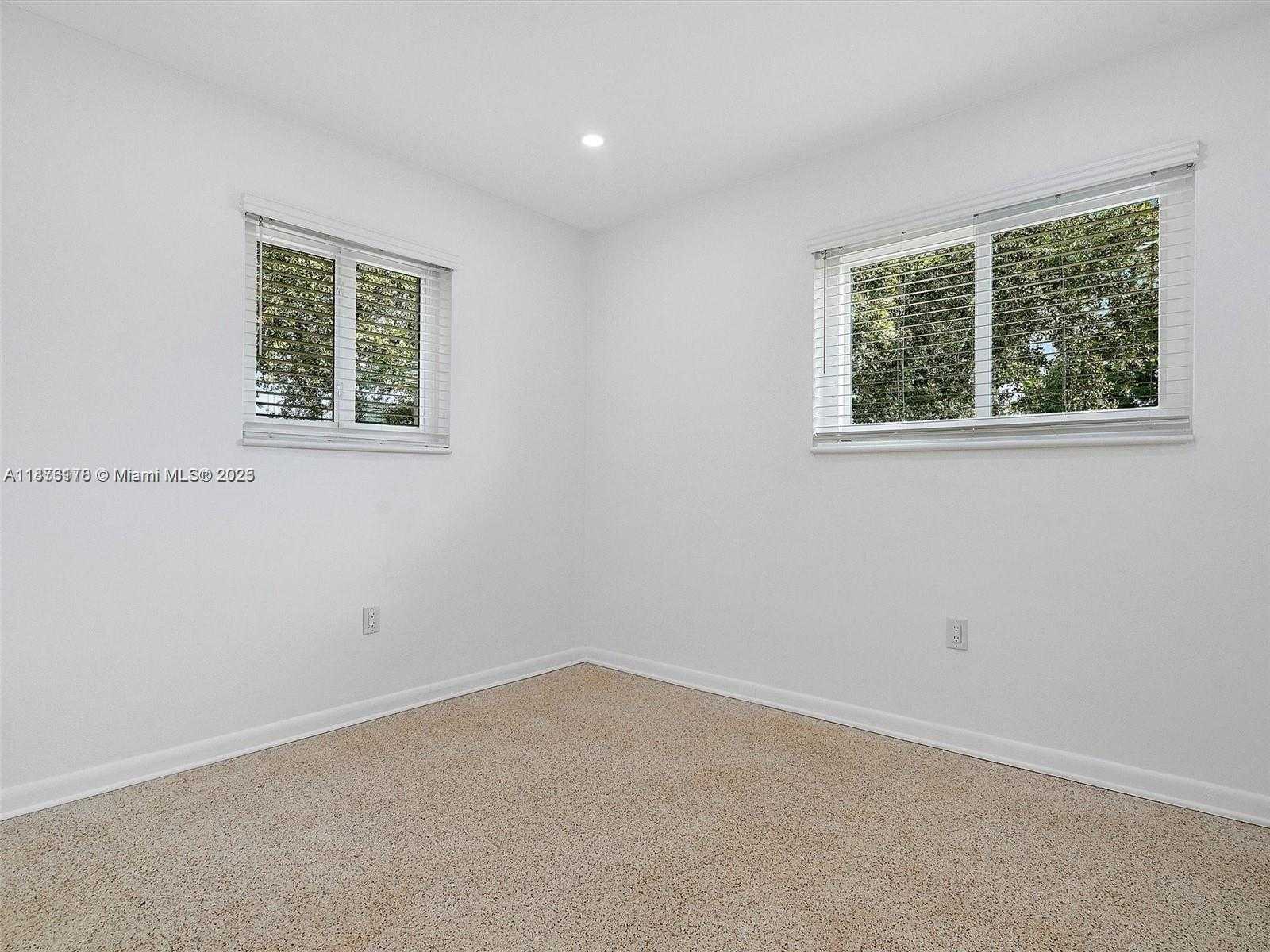 Small Image of 17320 NORTH WEST 80TH AVE, Hialeah Number 28