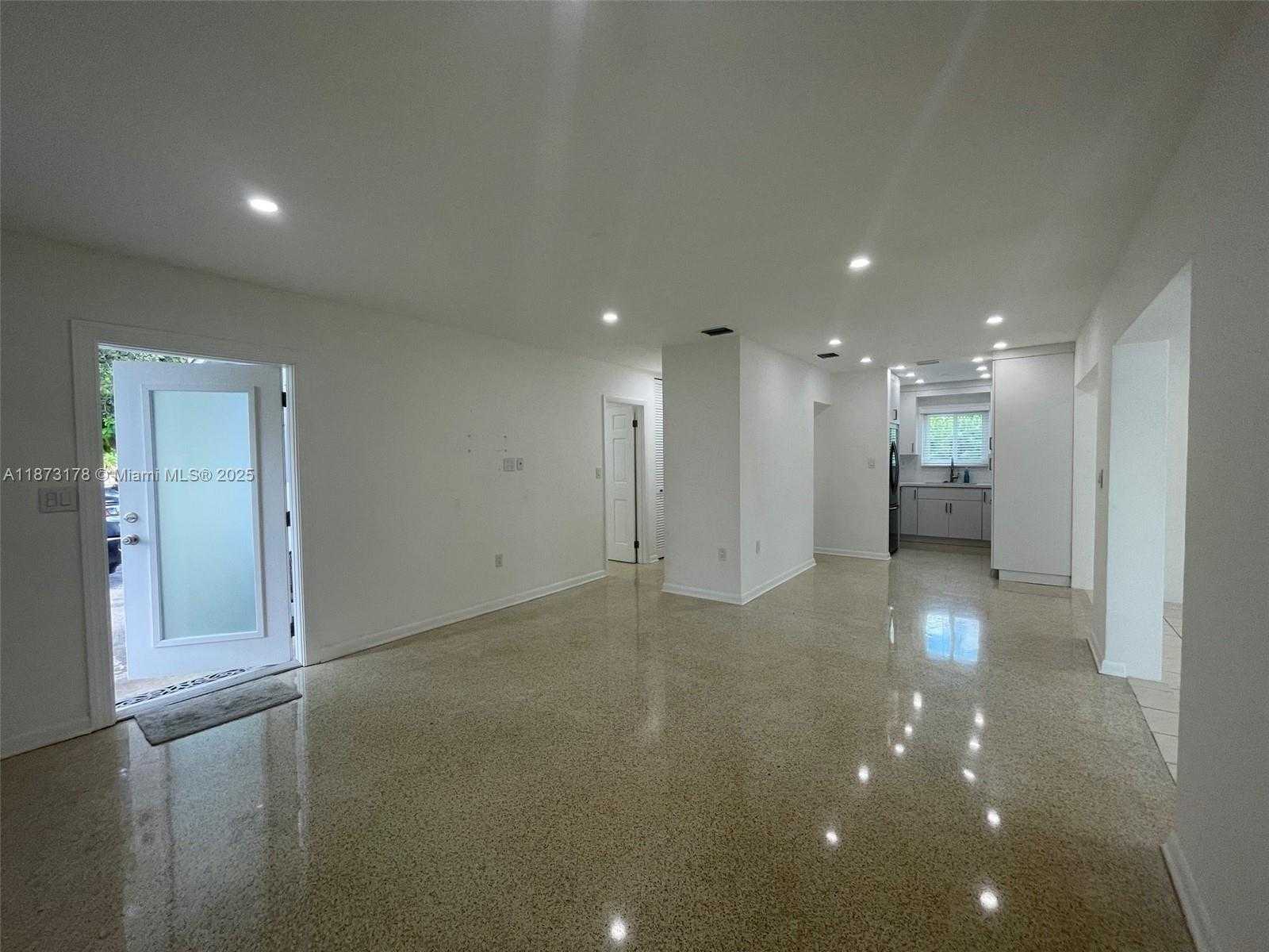 Small Image of 17320 NORTH WEST 80TH AVE, Hialeah Number 36