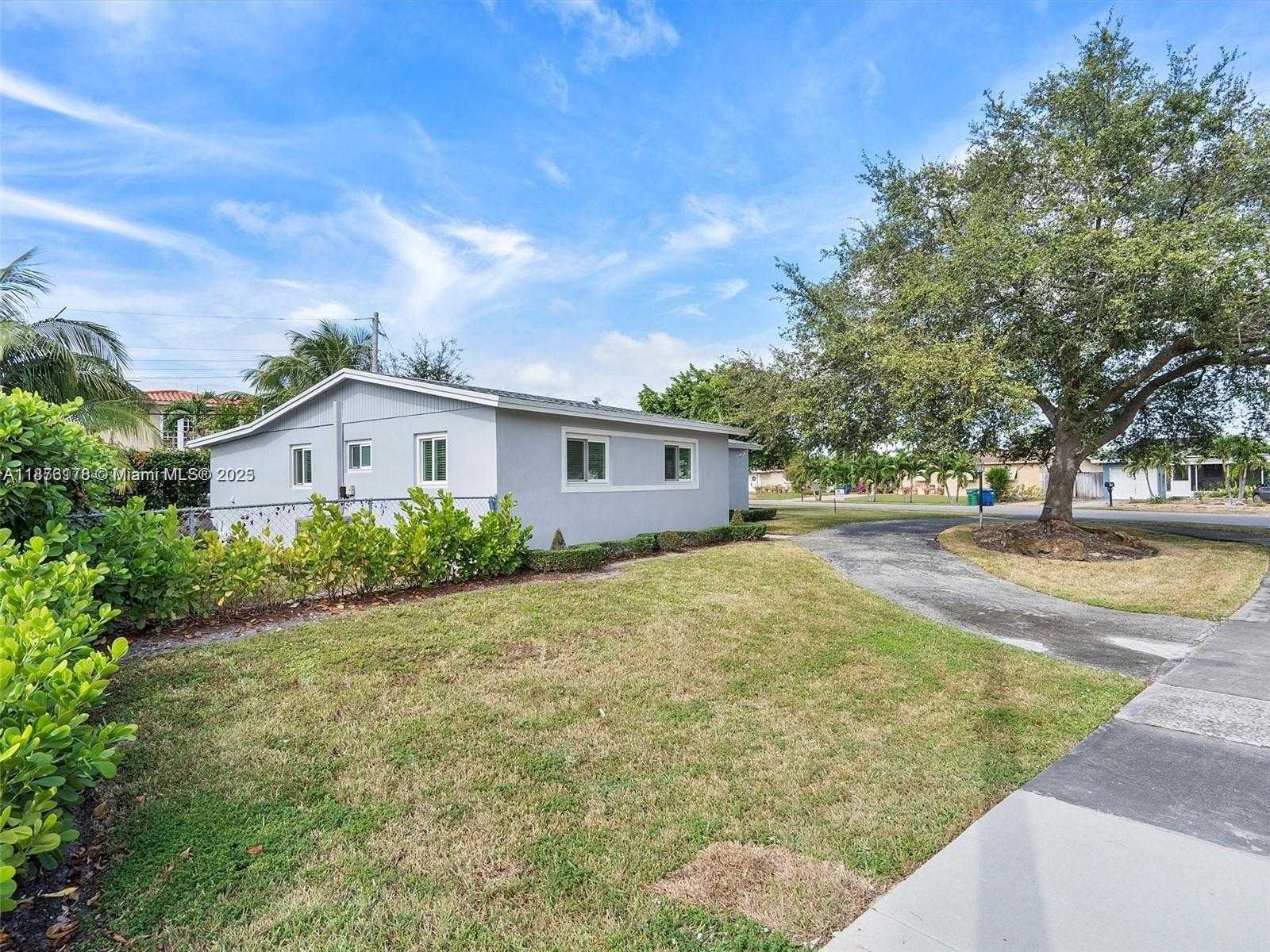 Small Image of 17320 NORTH WEST 80TH AVE, Hialeah Number 6