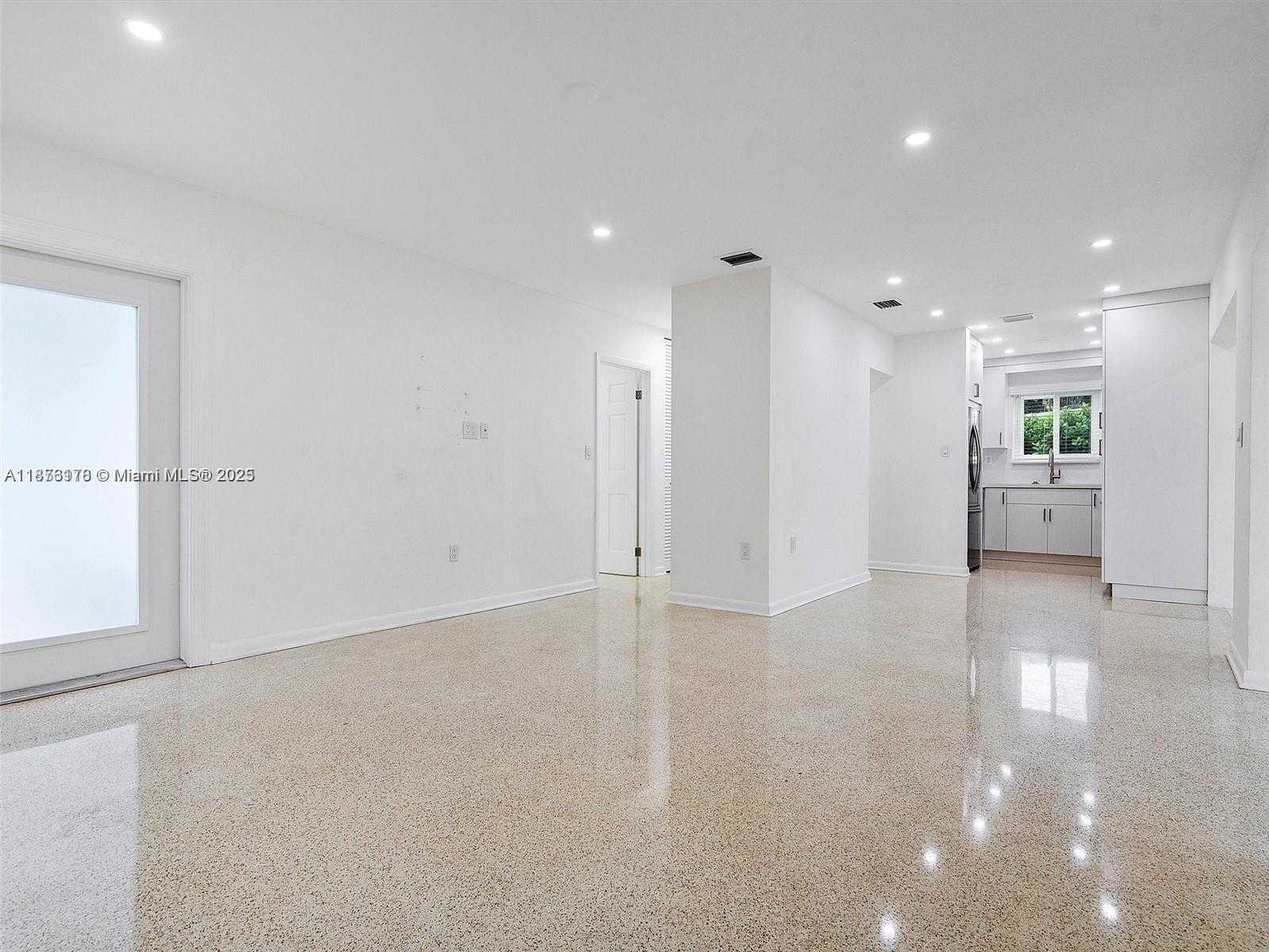 Small Image of 17320 NORTH WEST 80TH AVE, Hialeah Number 9