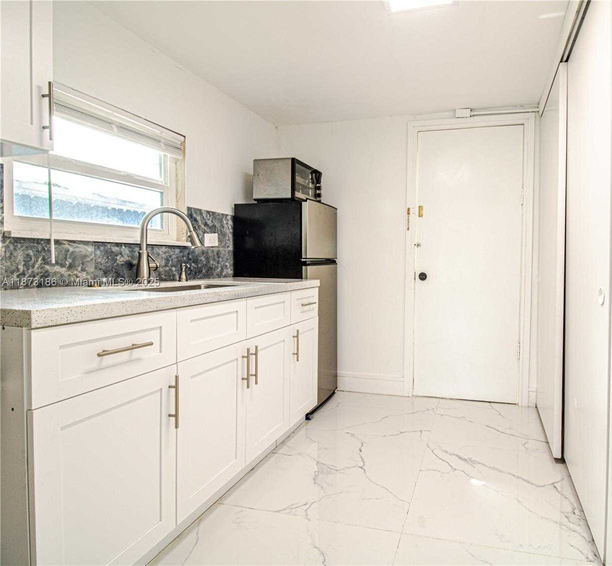 Small Image of 5601 SOUTH WEST 38TH ST, Davie Number 13