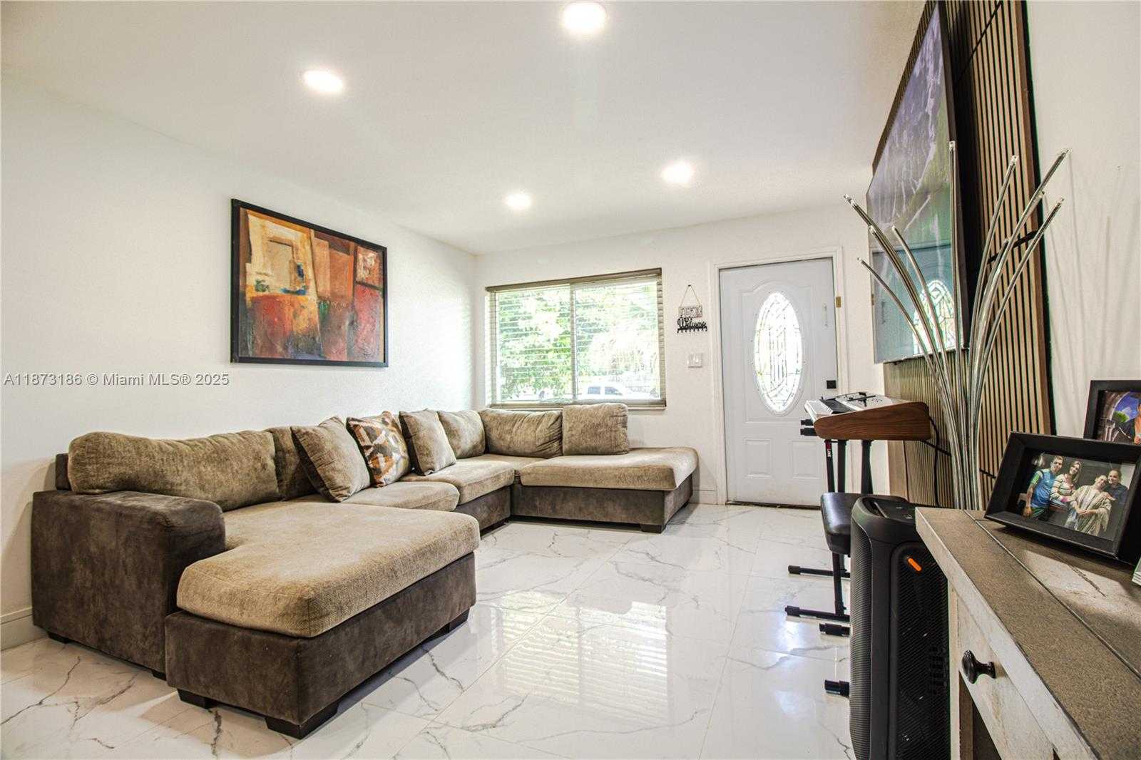 Small Image of 5601 SOUTH WEST 38TH ST, Davie Number 7