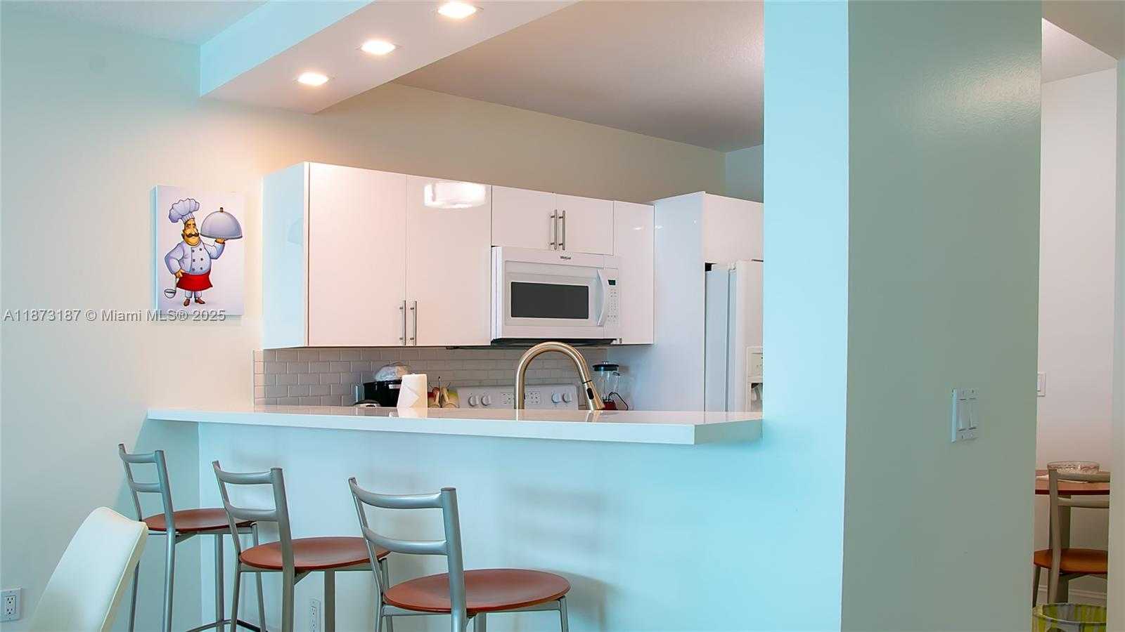 Small Image of 18100 NORTH BAY RD #906, Sunny Isles Beach Number 11