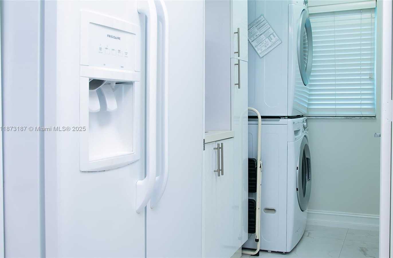 Small Image of 18100 NORTH BAY RD #906, Sunny Isles Beach Number 12