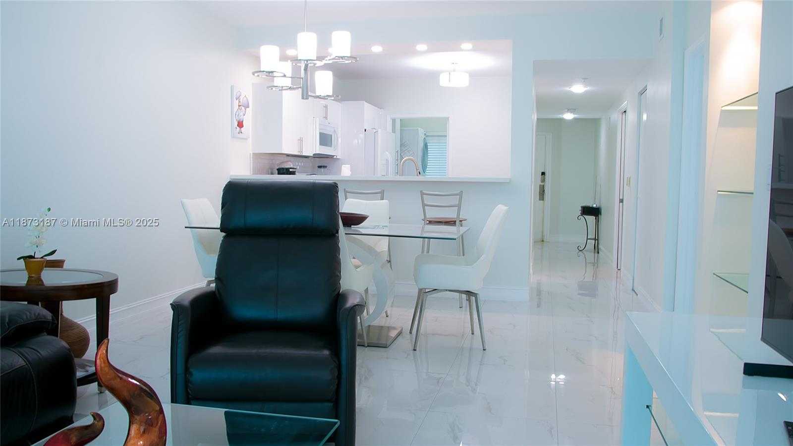 Small Image of 18100 NORTH BAY RD #906, Sunny Isles Beach Number 15