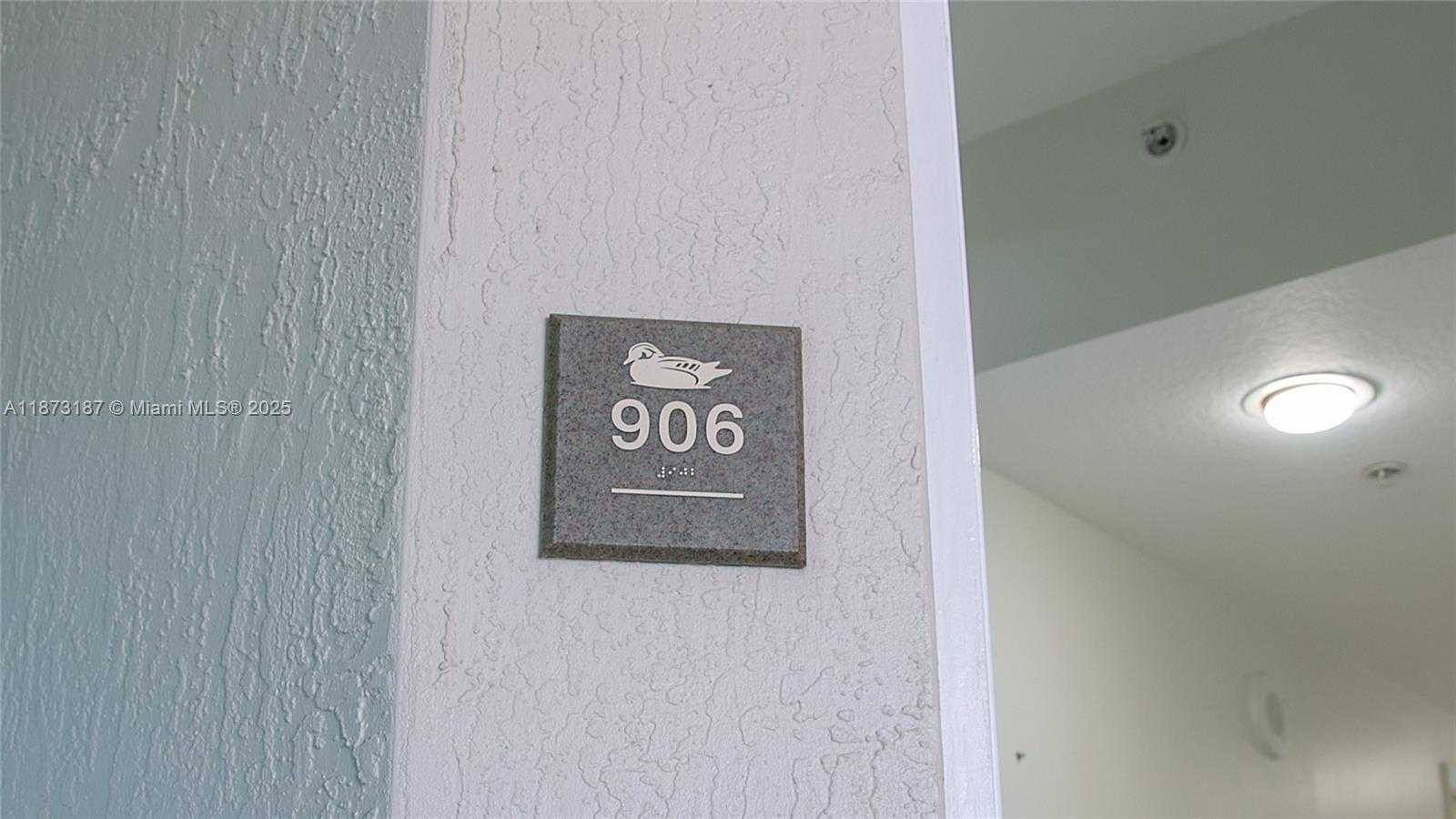 Small Image of 18100 NORTH BAY RD #906, Sunny Isles Beach Number 6