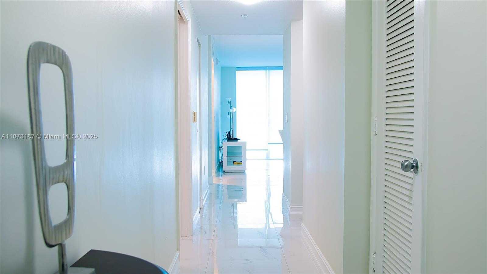 Small Image of 18100 NORTH BAY RD #906, Sunny Isles Beach Number 7