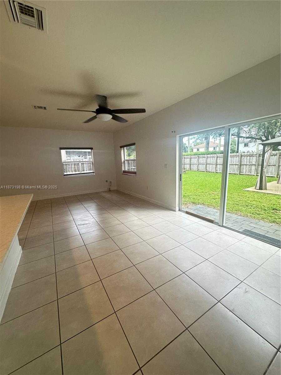 Small Image of 3114 SOUTH EAST 3RD DR #3114, Homestead Number 10