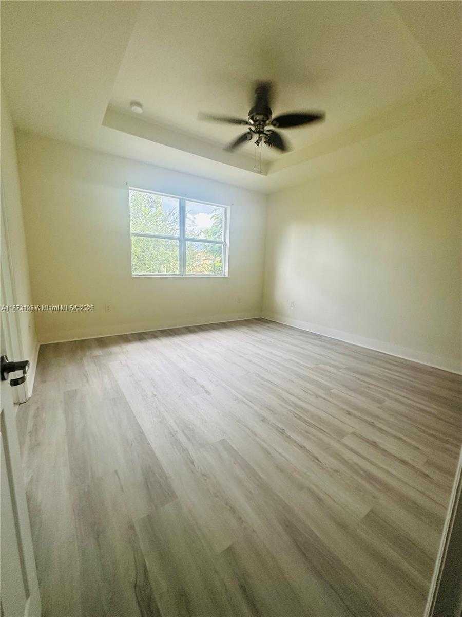 Small Image of 3114 SOUTH EAST 3RD DR #3114, Homestead Number 16