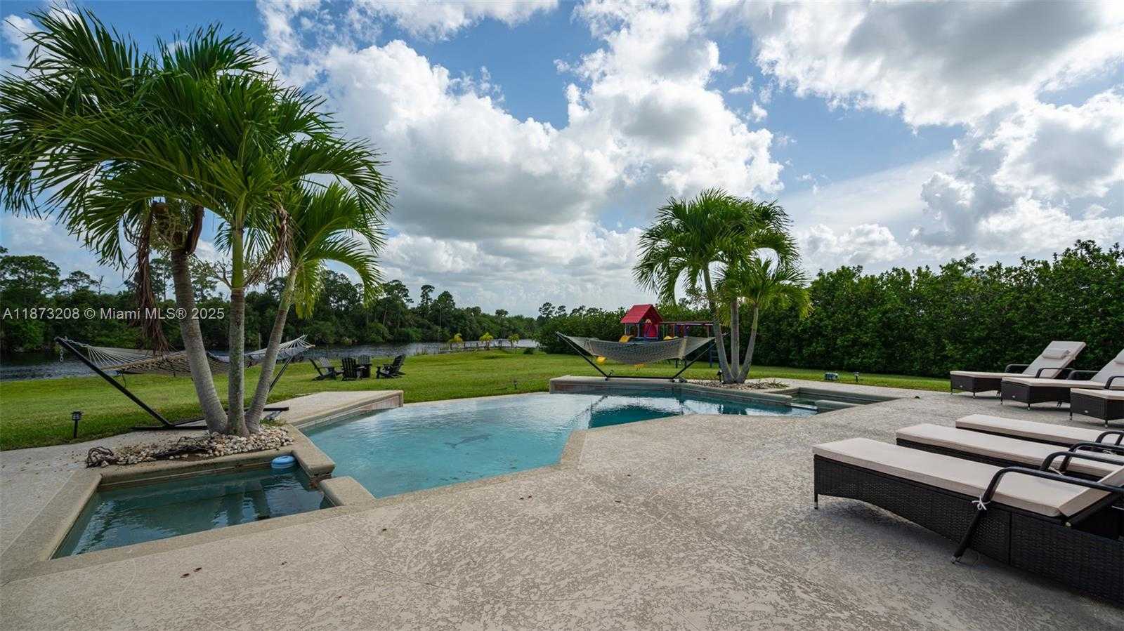 Small Image of 6152 SOUTH WEST BANKS ST, Palm City Number 20