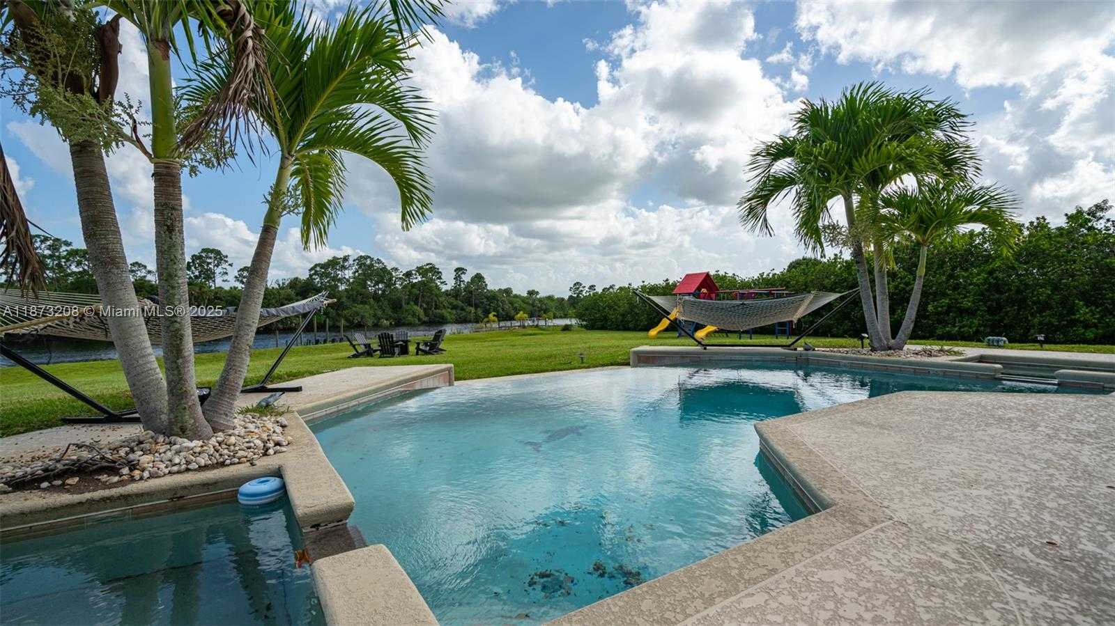 Small Image of 6152 SOUTH WEST BANKS ST, Palm City Number 21