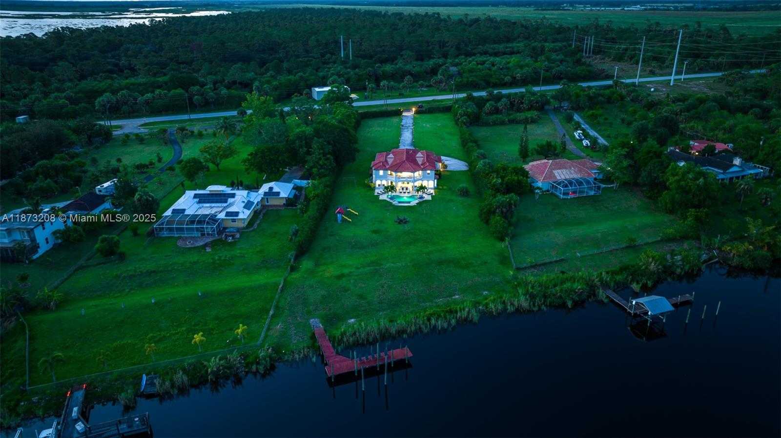 Small Image of 6152 SOUTH WEST BANKS ST, Palm City Number 51
