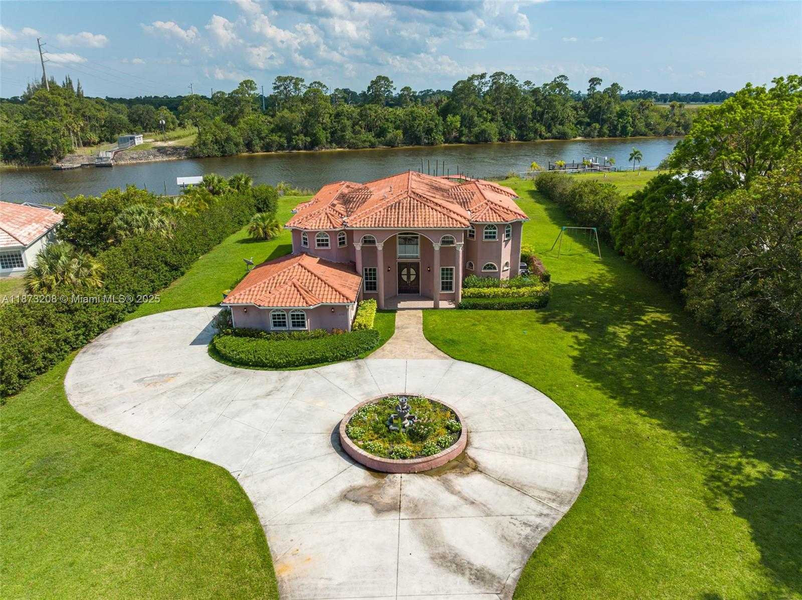 Small Image of 6152 SOUTH WEST BANKS ST, Palm City Number 72