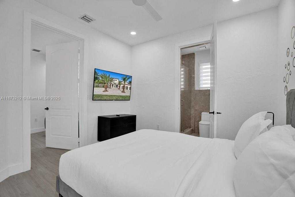 Small Image of 112 NORTH WEST 14TH WAY, Dania Beach Number 58