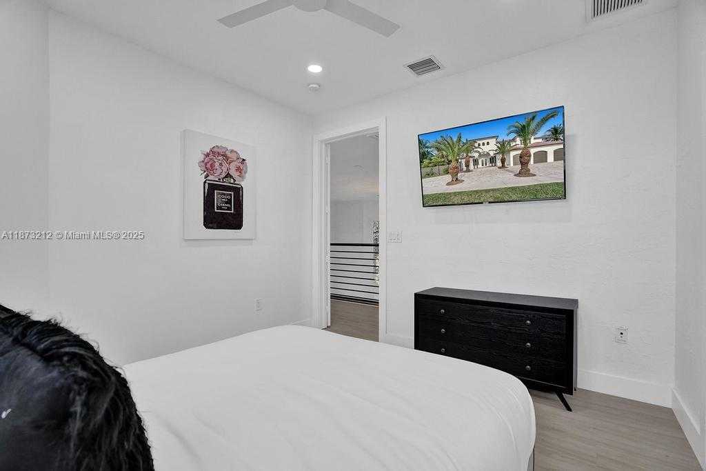 Small Image of 112 NORTH WEST 14TH WAY, Dania Beach Number 61