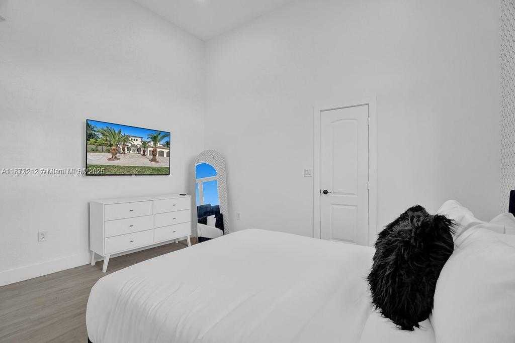 Small Image of 112 NORTH WEST 14TH WAY, Dania Beach Number 68