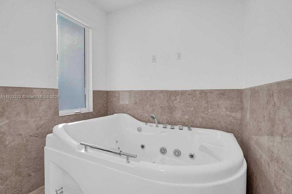 Small Image of 112 NORTH WEST 14TH WAY, Dania Beach Number 79