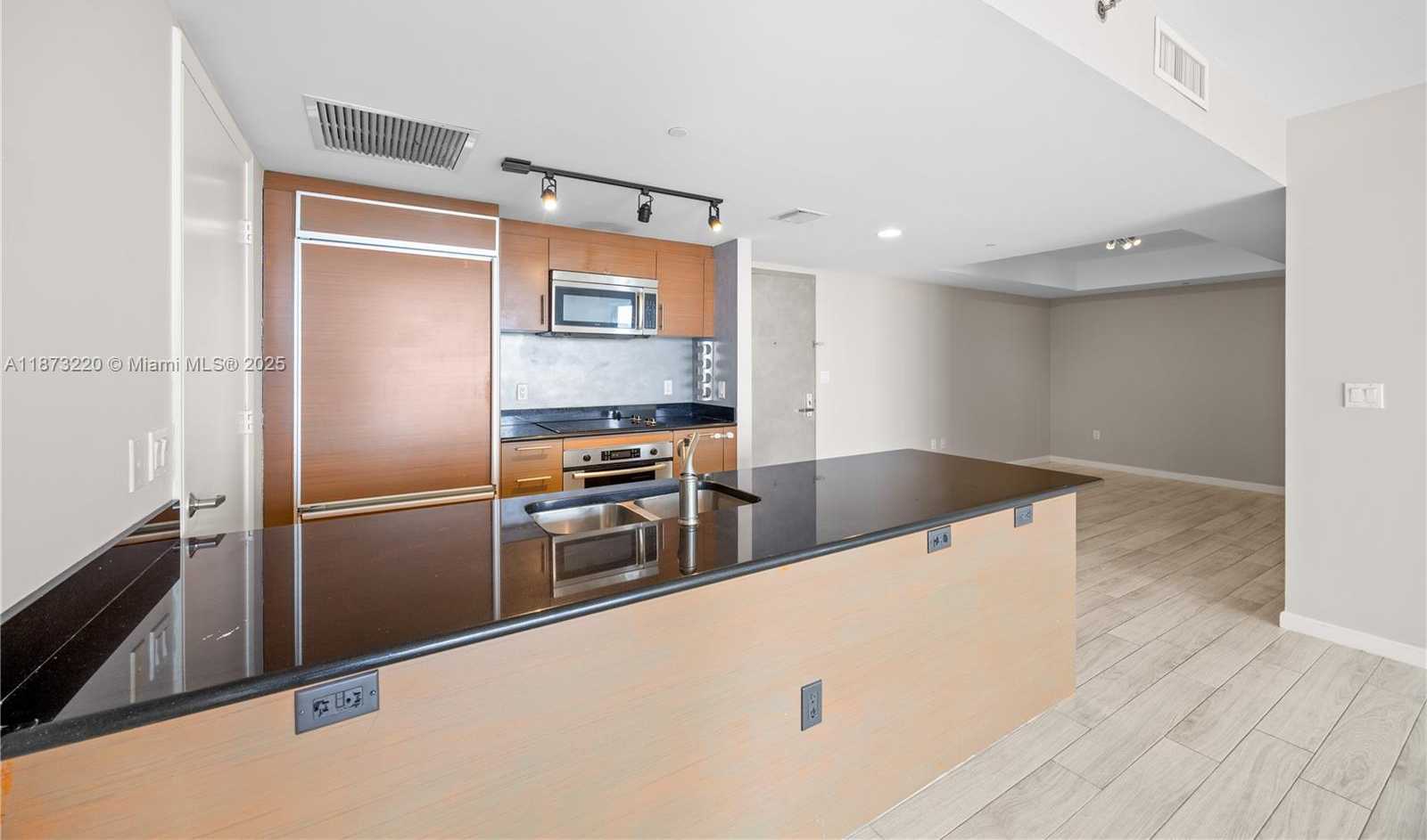 Small Image of 50 BISCAYNE BLVD #4706, Miami Number 10