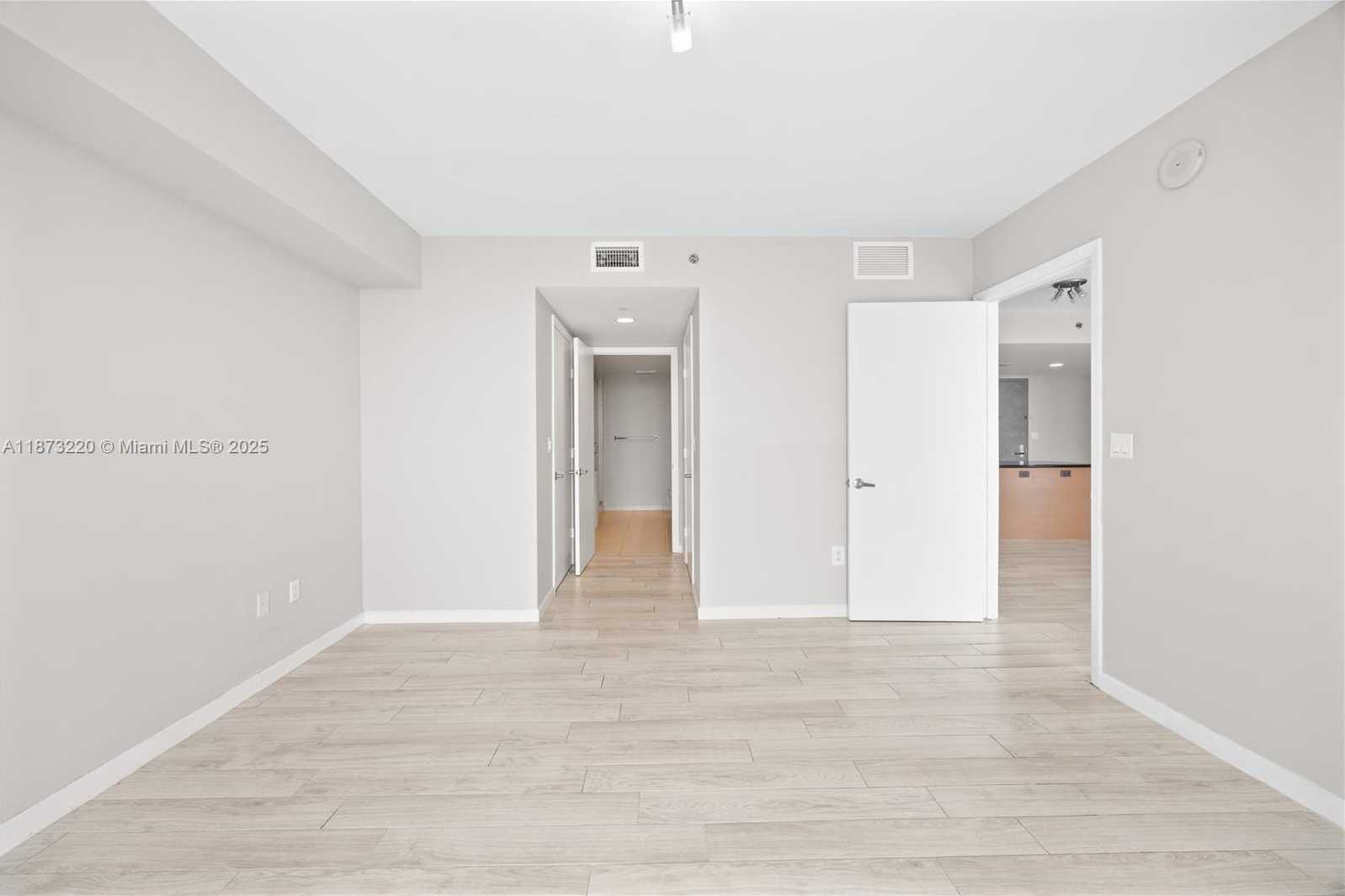 Small Image of 50 BISCAYNE BLVD #4706, Miami Number 24