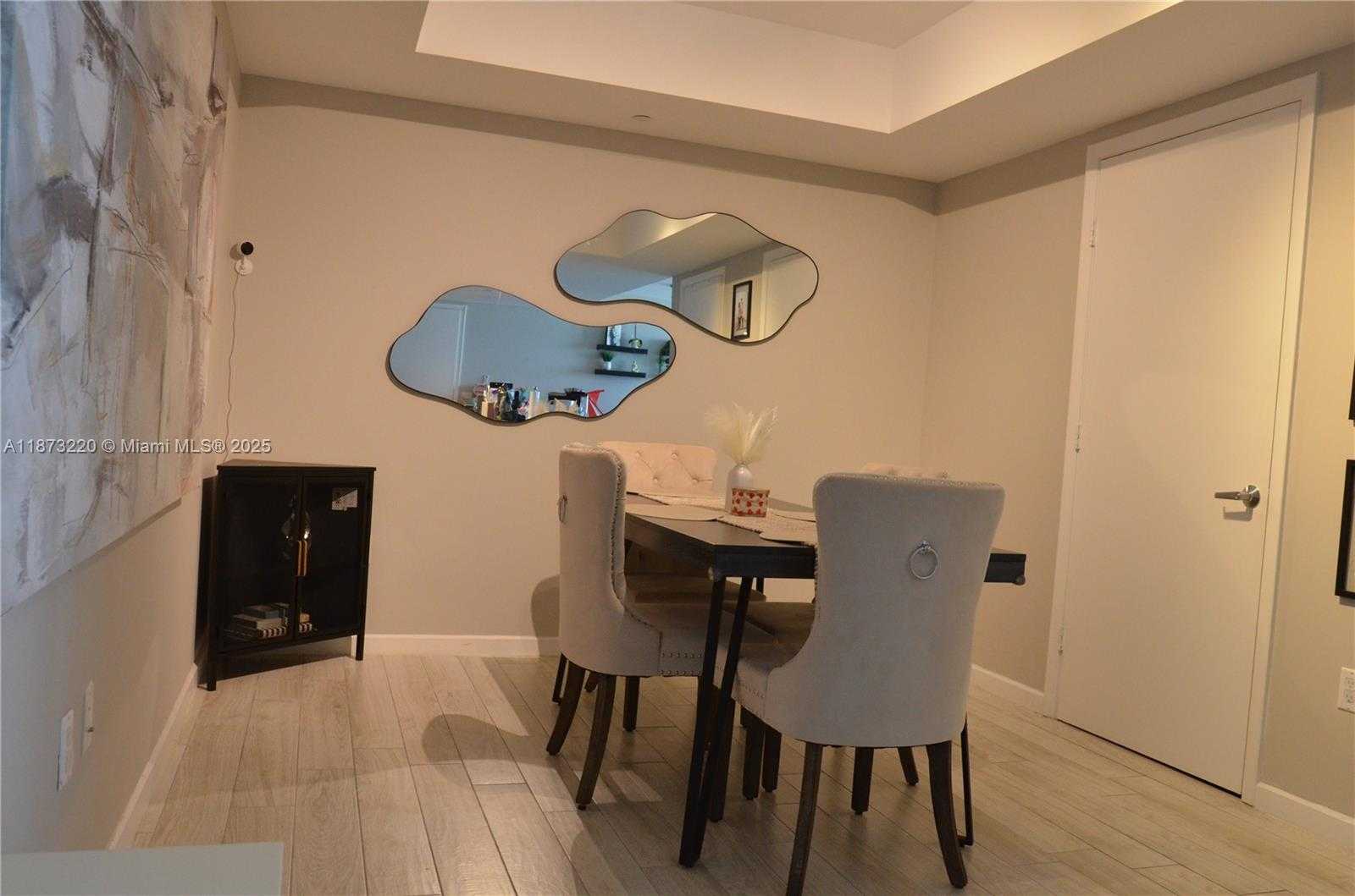 Small Image of 50 BISCAYNE BLVD #4706, Miami Number 3