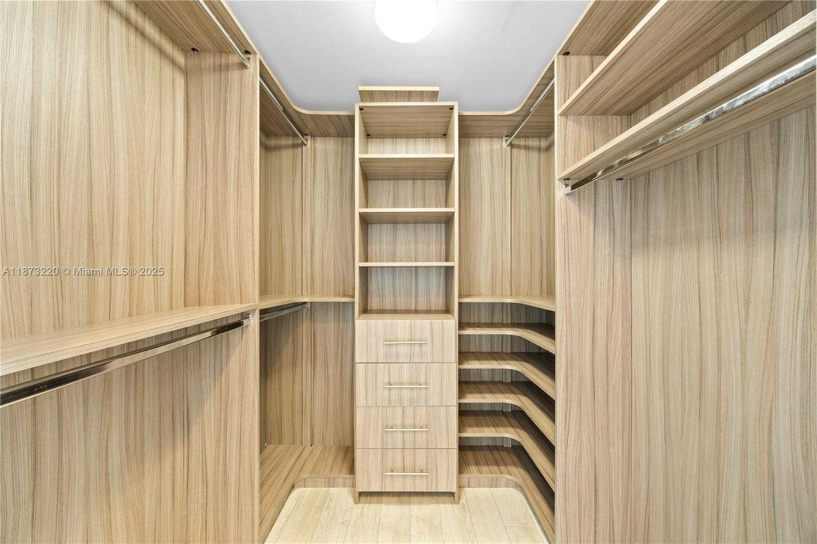 Small Image of 50 BISCAYNE BLVD #4706, Miami Number 30