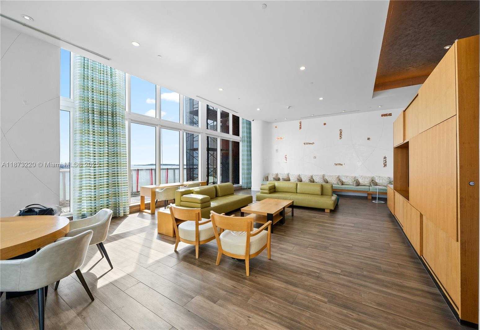 Small Image of 50 BISCAYNE BLVD #4706, Miami Number 47