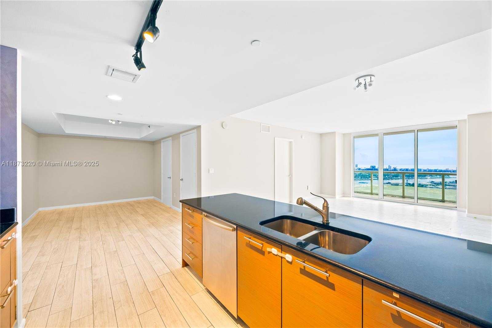 Small Image of 50 BISCAYNE BLVD #4706, Miami Number 7